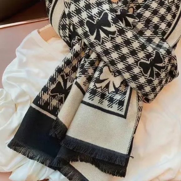 Cashmere scarf - Picture 2 of 4